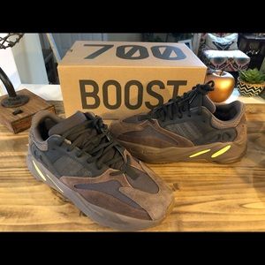 Yeezy Boost 700 Mauve